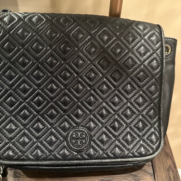 Tory Burch
Marion Quilted Flap Shoulder Bag - Picture 2 of 8